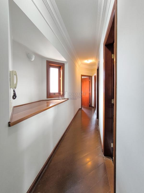 Casa em condomínio à venda no bairro Jardim Colinas de São João: CORREDOR INTERNO