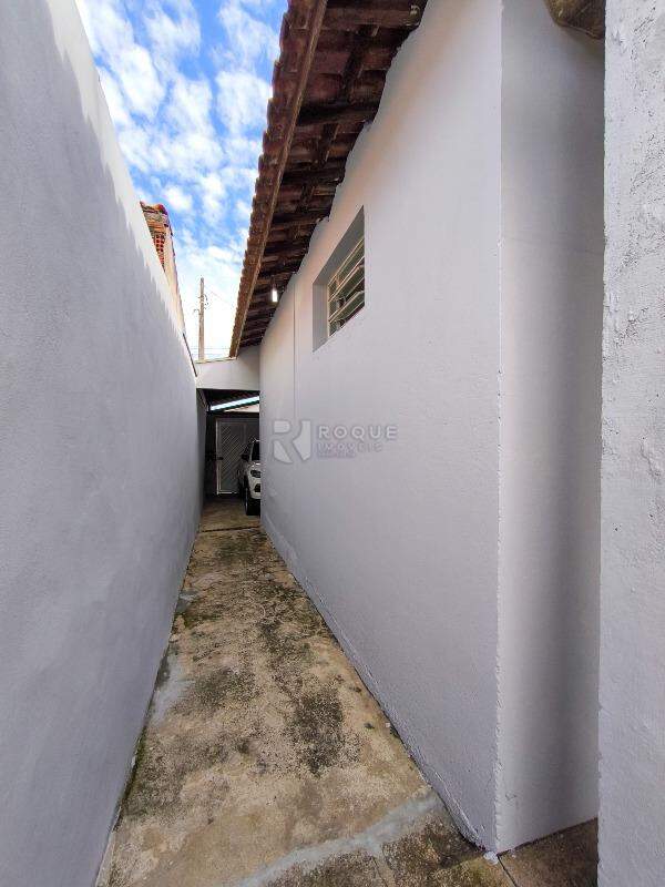 Casa Residencial à venda no bairro Parque Nossa Senhora das Dores: CORREDOR LATERAL