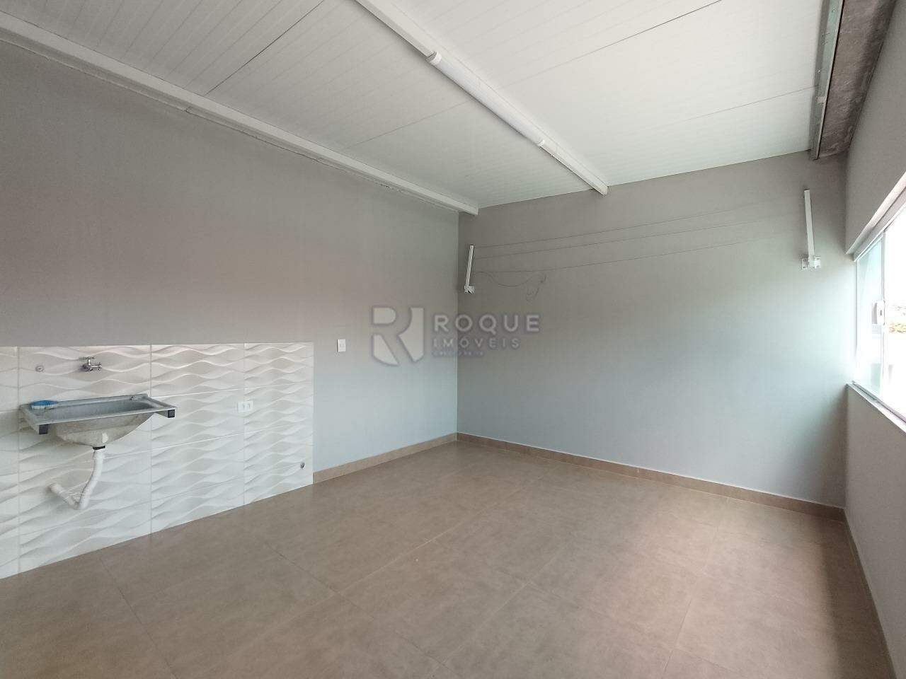 Casa Residencial para aluguel no bairro Jardim Lagoa Nova: Lavanderia
