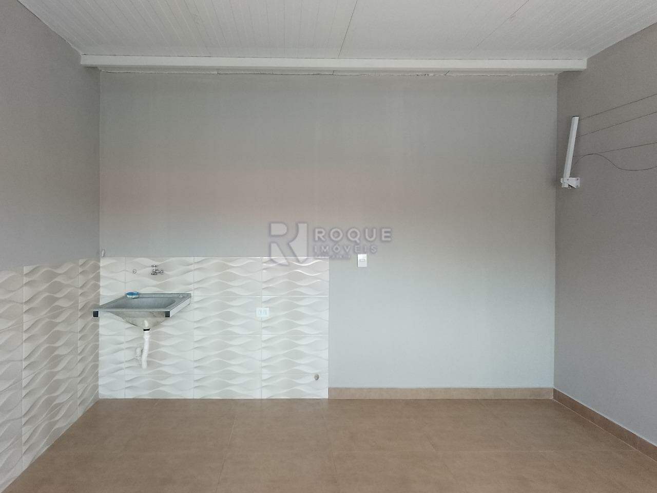 Casa Residencial para aluguel no bairro Jardim Lagoa Nova: Lavanderia