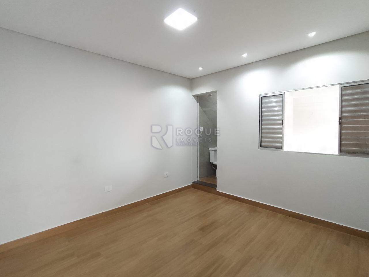 Casa Residencial para aluguel no bairro Jardim Lagoa Nova: Dormitório Suíte