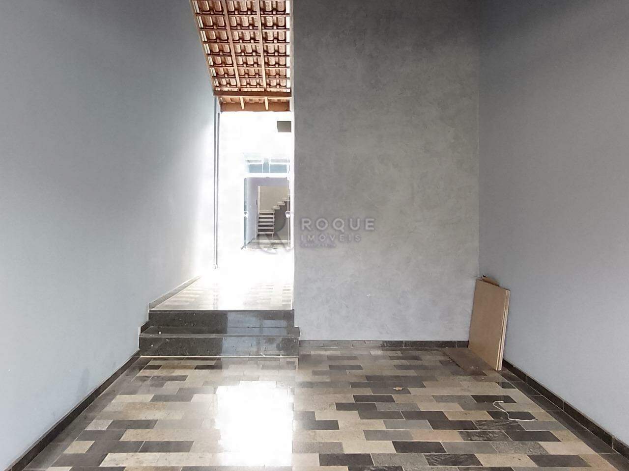 Casa Residencial para aluguel no bairro Jardim Lagoa Nova: Garagem