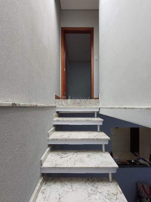 Casa Residencial para aluguel no bairro Jardim Lagoa Nova: Acesso dormitórios