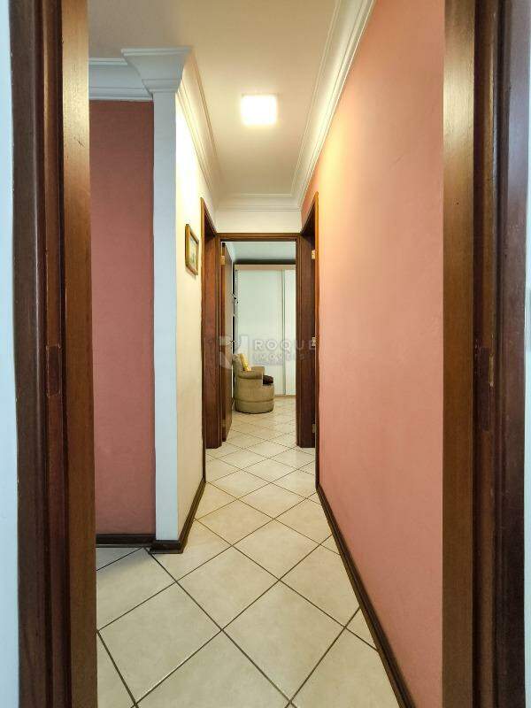 Apartamento à venda no bairro Vila Paulista: CORREDOR INTERNO