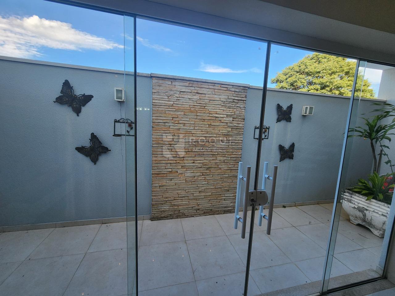 Casa em condomínio à venda no bairro Residencial Jardim dos Ipês II: Jardim de Inverno