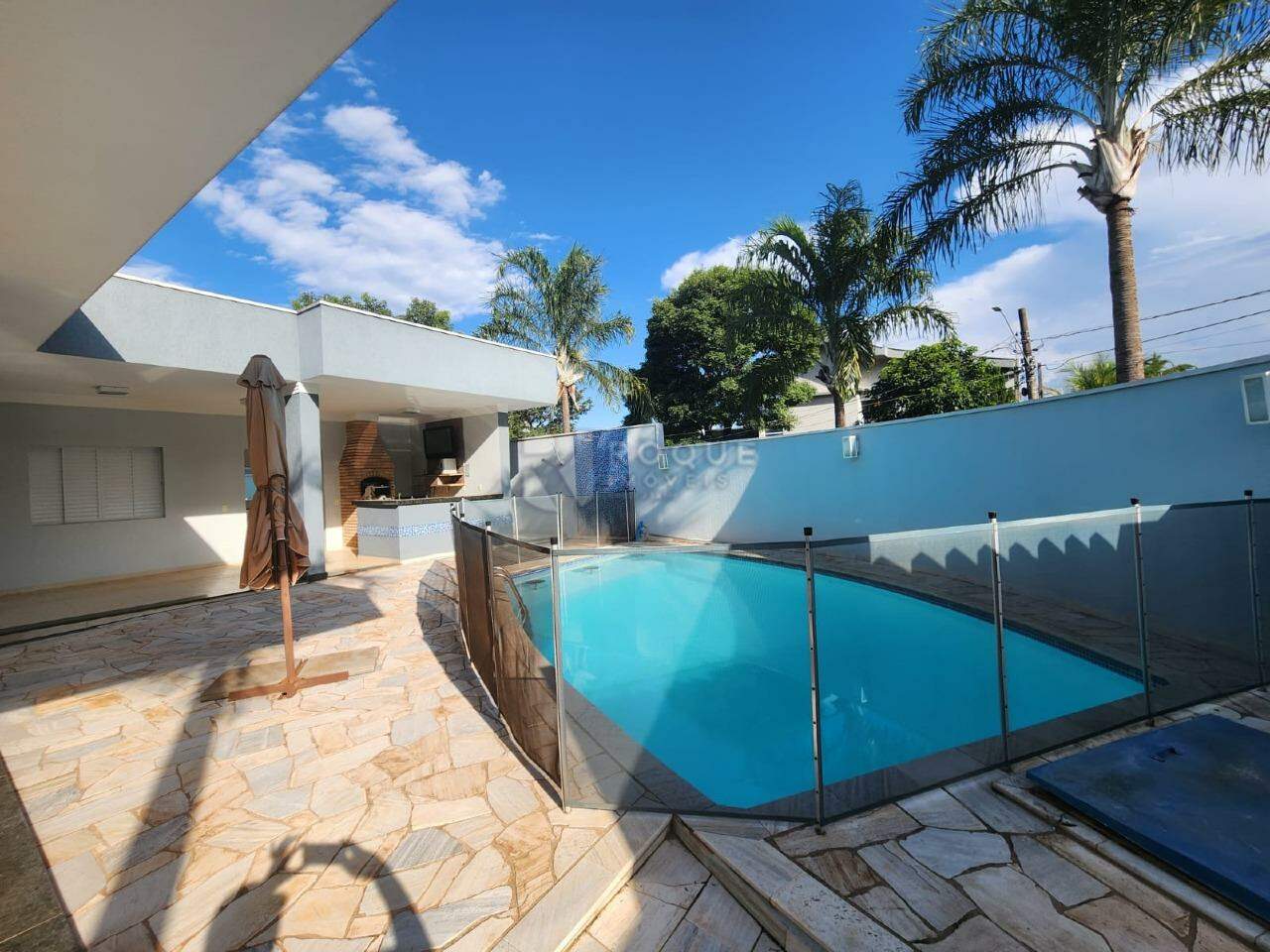 Casa em condomínio à venda no bairro Residencial Jardim dos Ipês II: Piscina