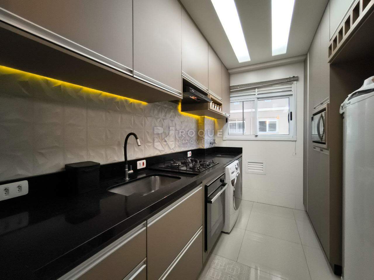 Apartamento à venda no bairro Condomínio Varandas I: COZINHA