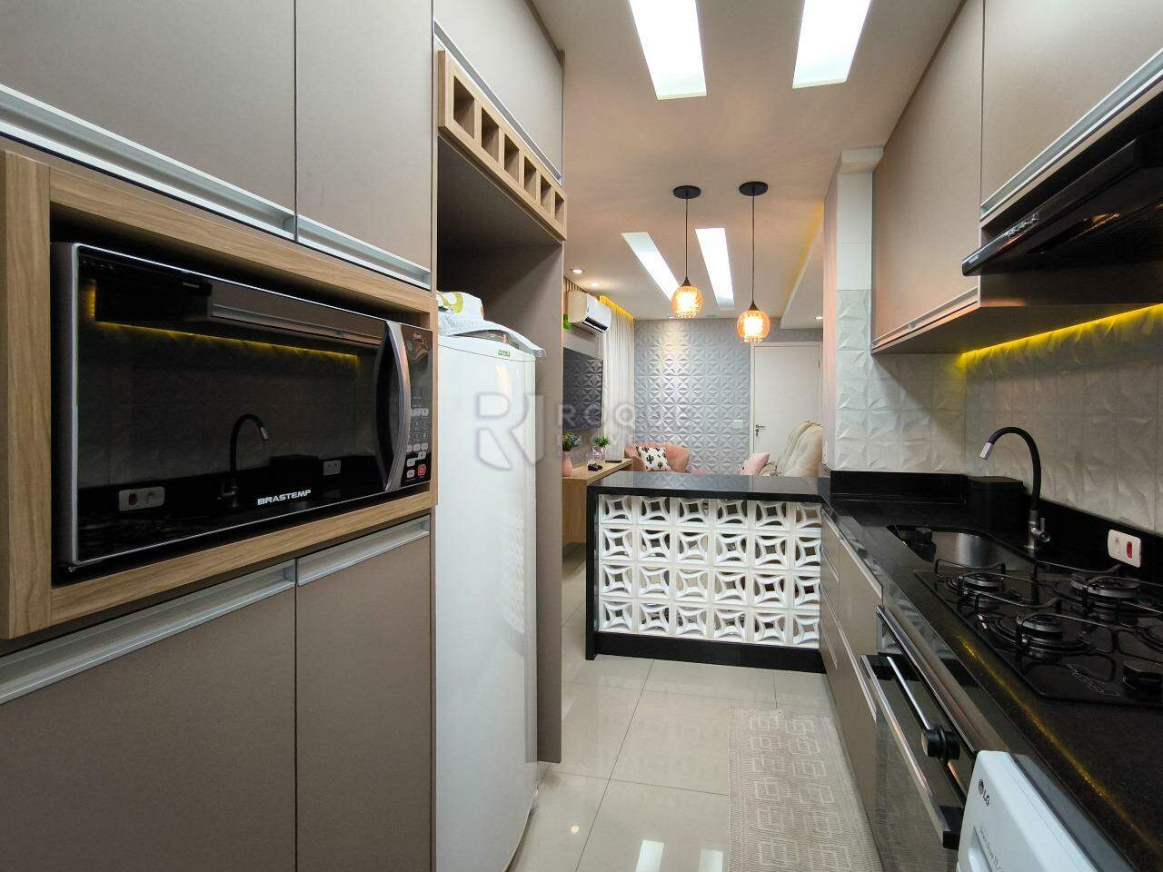 Apartamento à venda no bairro Condomínio Varandas I: COZINHA