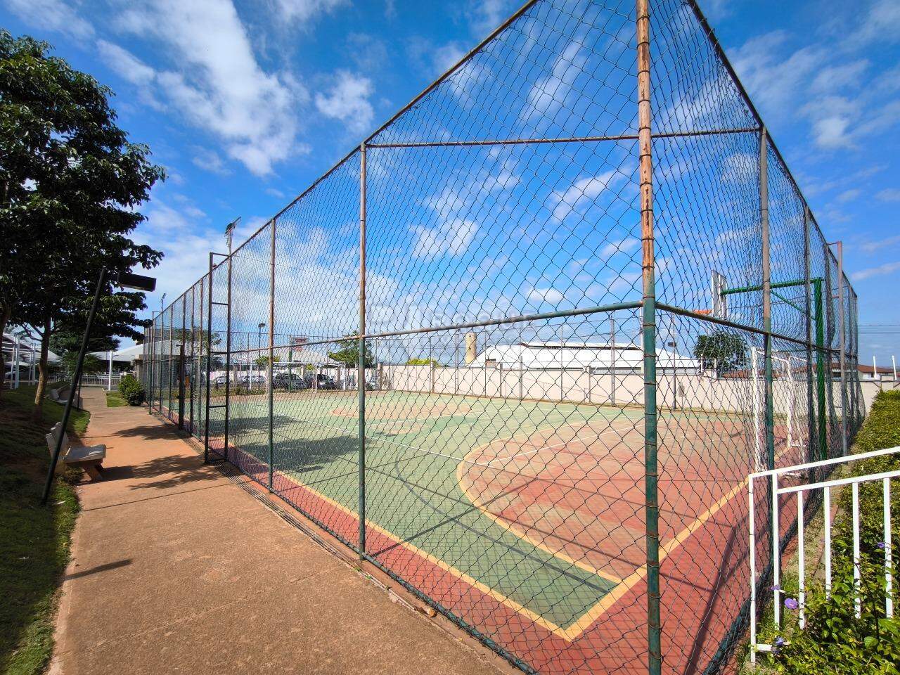 Apartamento à venda no bairro Condomínio Varandas I: QUADRA POLIESPORTIVA