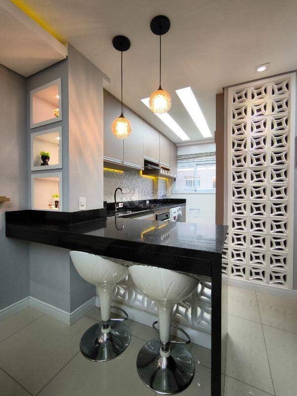 Apartamento à venda no bairro Condomínio Varandas I: COZINHA