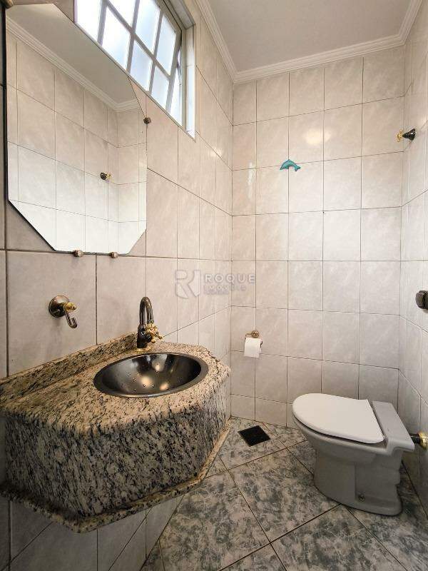 Casa Residencial à venda no bairro Jardim Residencial Dona Santina Paroli Peccinini: LAVABO