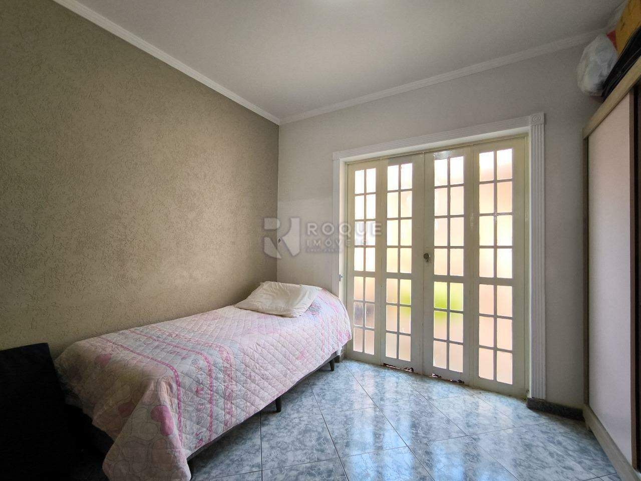 Casa Residencial à venda no bairro Jardim Residencial Dona Santina Paroli Peccinini: ESCRITÓRIO