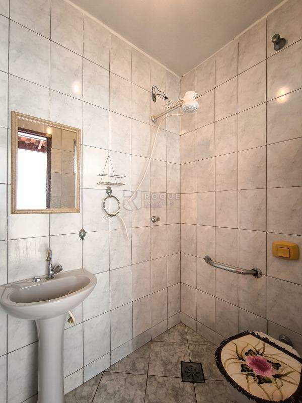 Casa Residencial à venda no bairro Jardim Residencial Dona Santina Paroli Peccinini: BANHEIRO EXTERNO