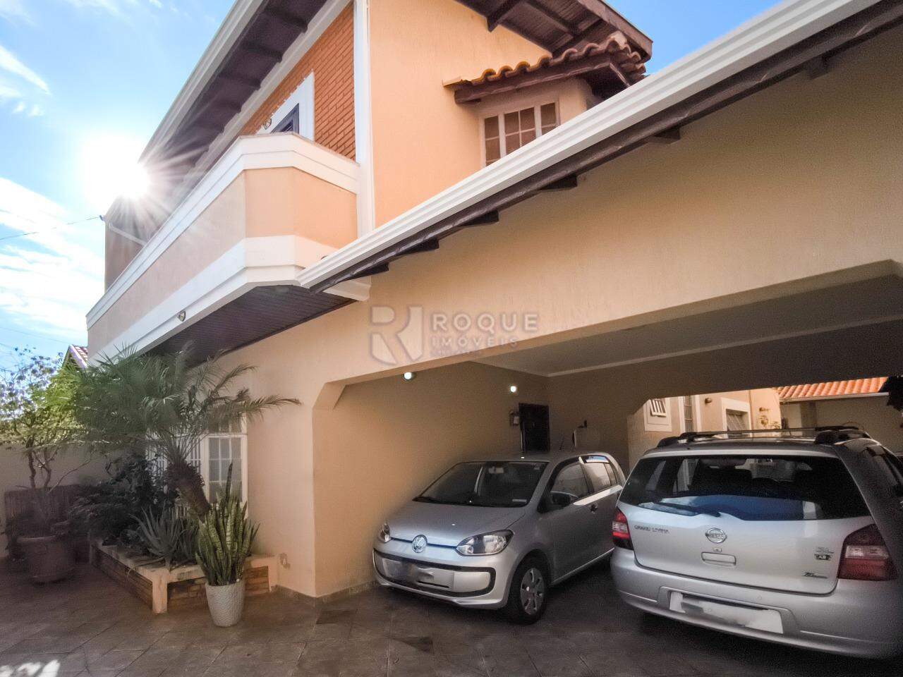 Casa Residencial à venda no bairro Jardim Residencial Dona Santina Paroli Peccinini: GARAGEM