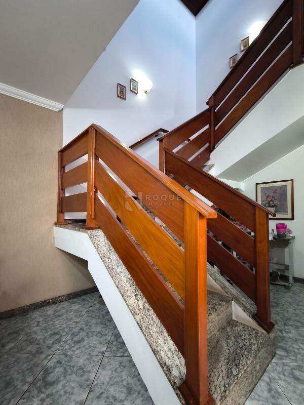 Casa Residencial à venda no bairro Jardim Residencial Dona Santina Paroli Peccinini: ACESSO PISO SUPERIOR