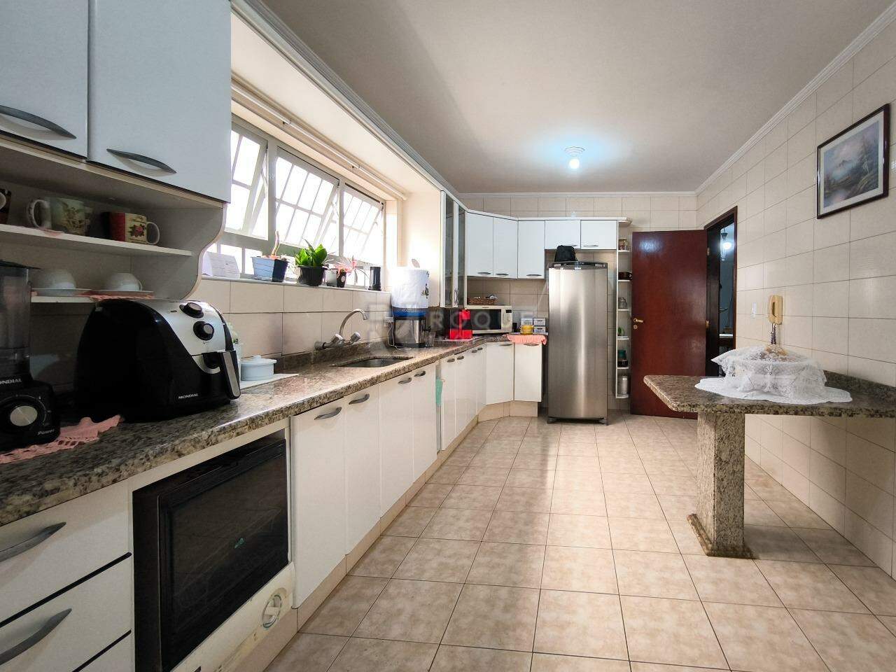 Casa Residencial à venda no bairro Jardim Residencial Dona Santina Paroli Peccinini: COZINHA