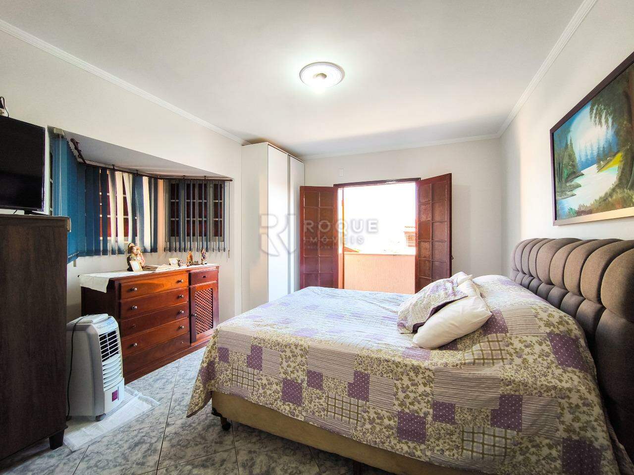 Casa Residencial à venda no bairro Jardim Residencial Dona Santina Paroli Peccinini: SUÍTE