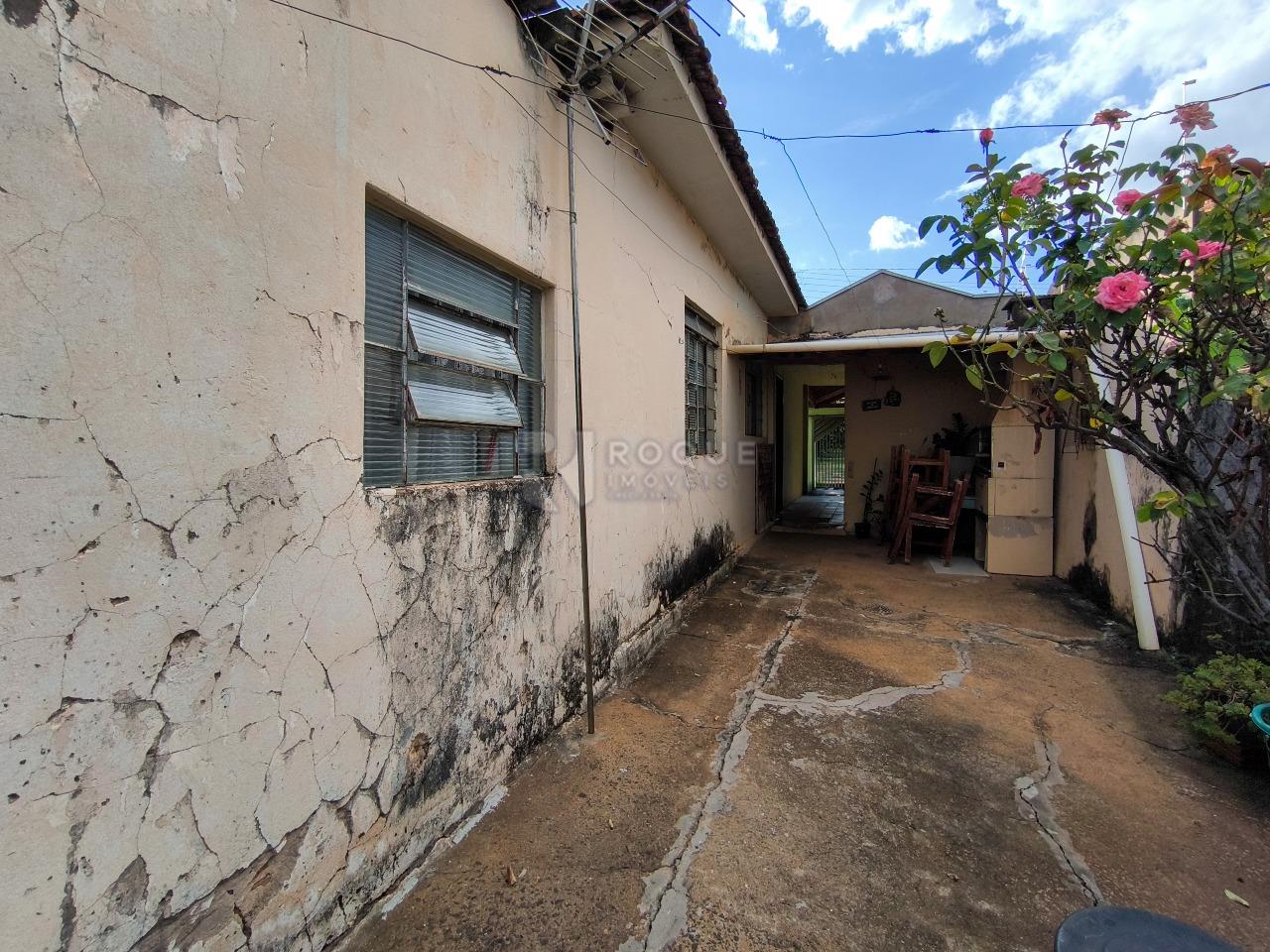 Casa Residencial à venda no bairro Jardim Nova Itália: QUINTAL