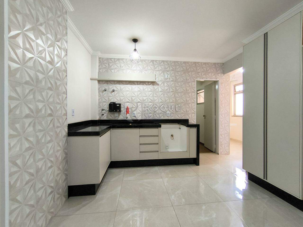 Apartamento à venda no bairro Centro: COZINHA