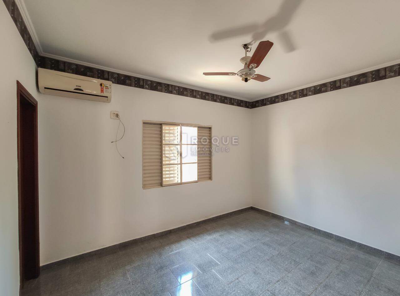 Casa Residencial para aluguel no bairro Jardim Paulista: Dormitório 3 suíte 