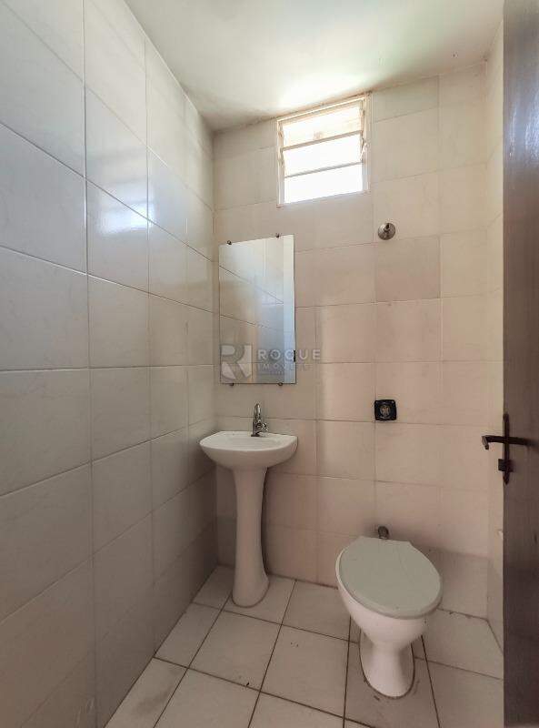 Casa Residencial para aluguel no bairro Jardim Paulista: WC fundo 