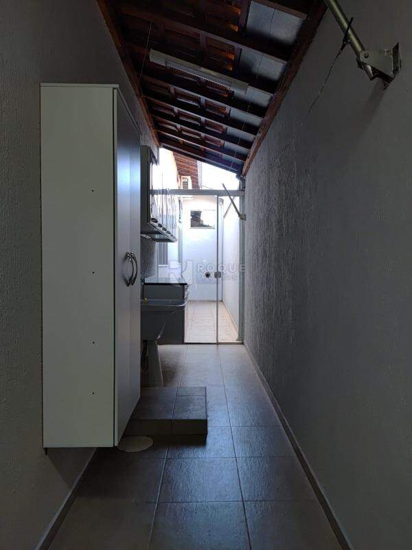 Casa Residencial para aluguel no bairro Jardim Boa Vista: Lavanderia