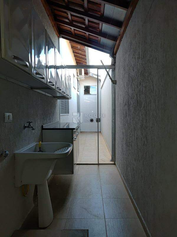 Casa Residencial para aluguel no bairro Jardim Boa Vista: Lavanderia