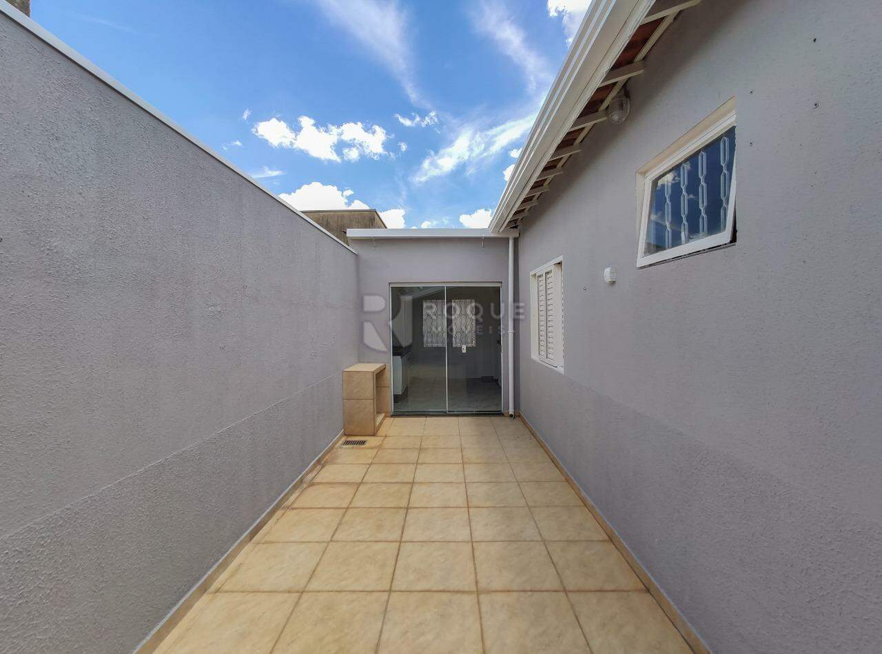 Casa Residencial para aluguel no bairro Jardim Residencial Dona Santina Paroli Peccinini: Corredor 