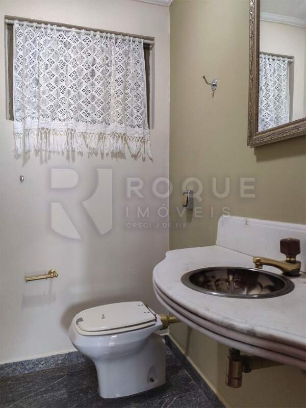 Apartamento à venda no bairro Centro: Lavabo