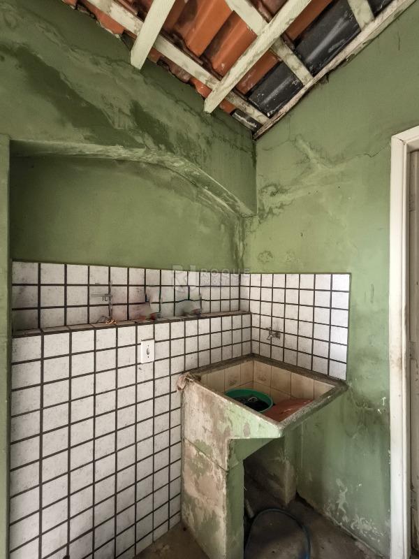 Casa com salão à venda no bairro Jardim Boa Esperança: LAVANDERIA EDÍCULA