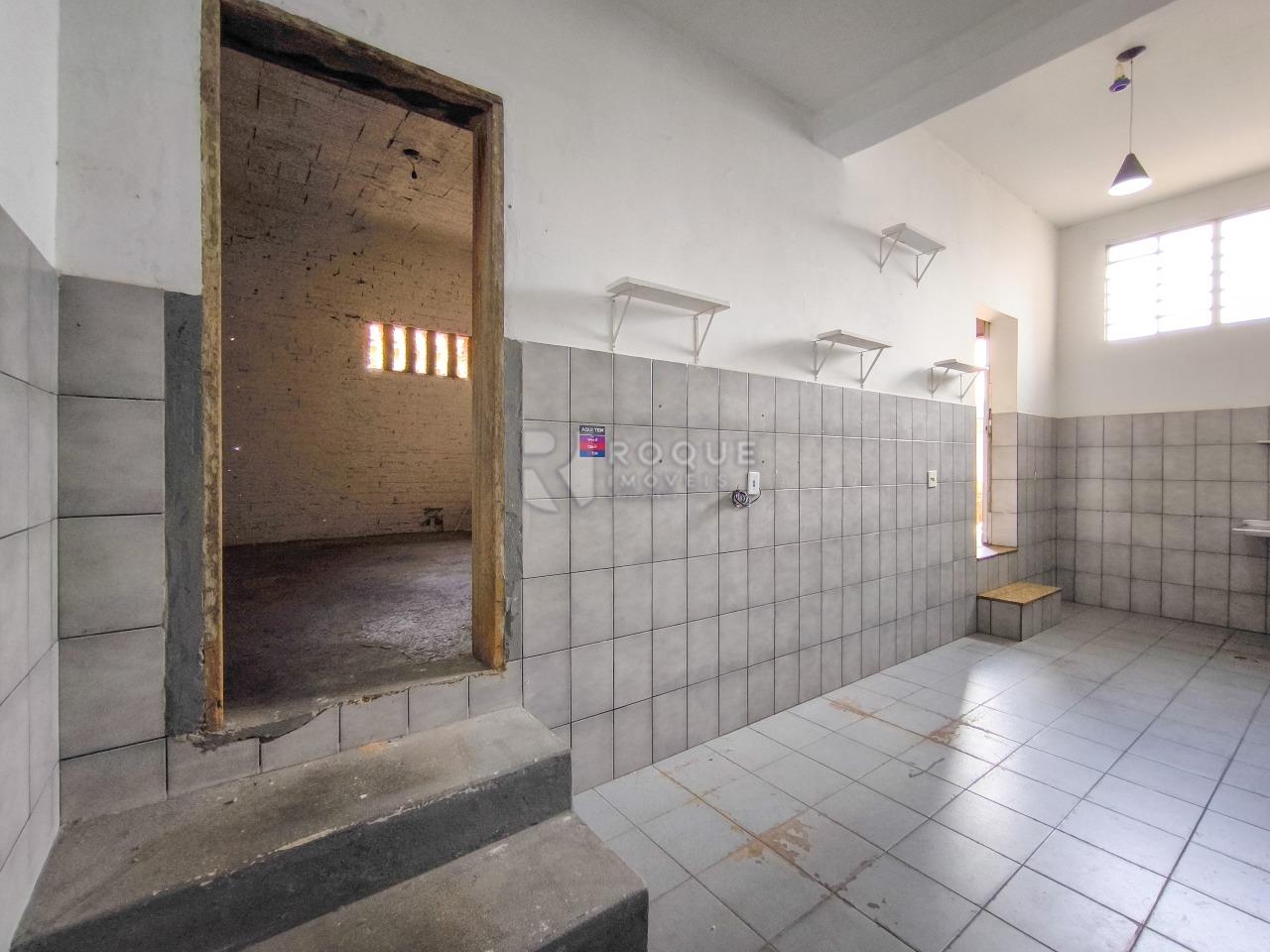 Casa com salão à venda no bairro Jardim Boa Esperança: SALÃO COMERCIO