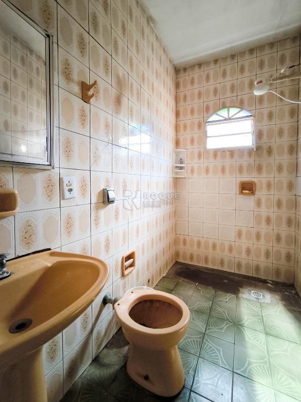 Casa com salão à venda no bairro Jardim Boa Esperança: 