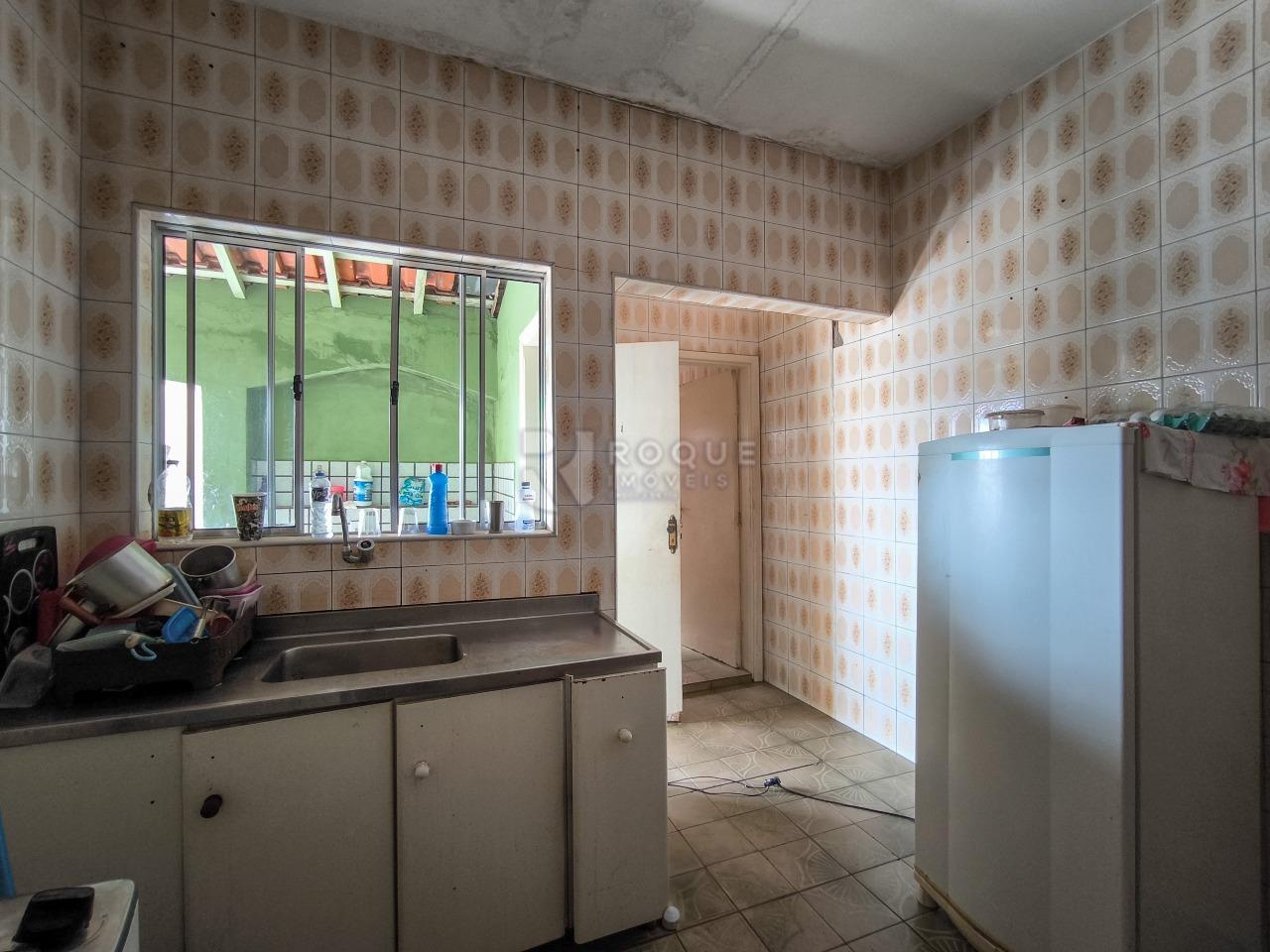 Casa com salão à venda no bairro Jardim Boa Esperança: COZINHA EDÍCULA