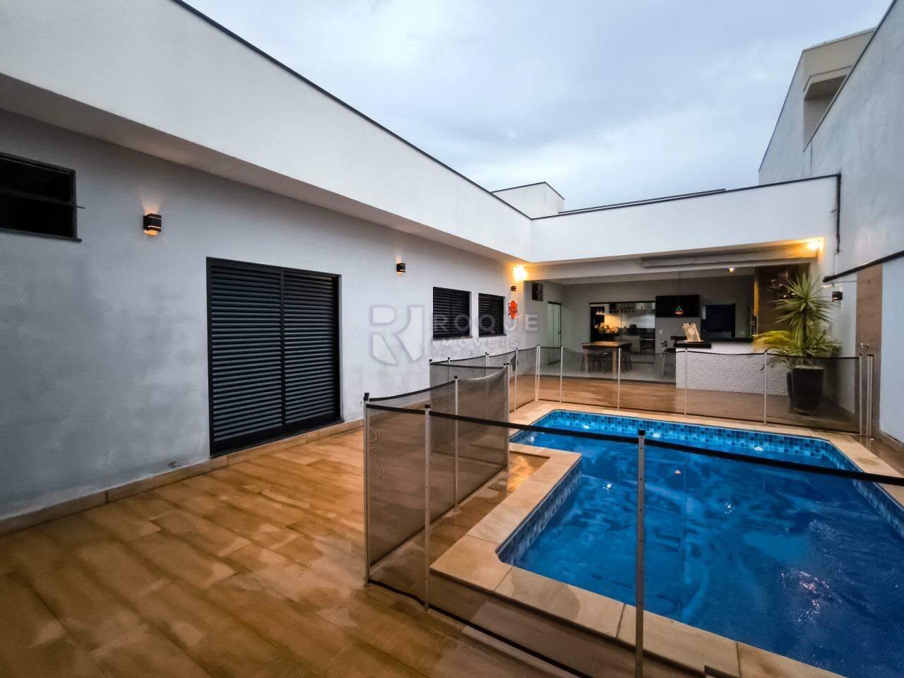Casa em condomínio à venda no bairro Terras de São Bento II: ÁREA EXTERNA