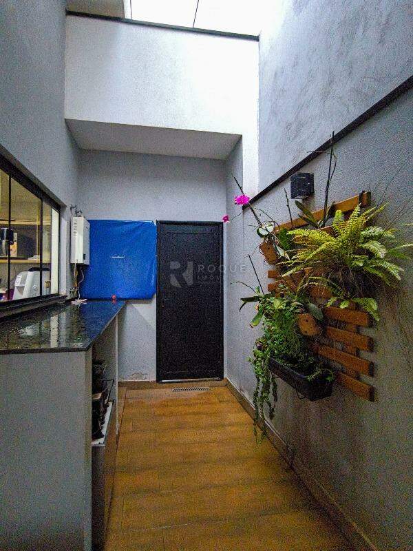Casa em condomínio à venda no bairro Terras de São Bento II: LATERAL EXTERNA