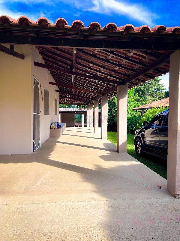 Chácara à venda no bairro Condomínio Tamanduá: garagem