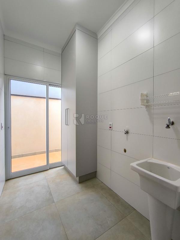 Casa em condomínio à venda no bairro Residenciais Fazenda Itapema: LAVANDERIA