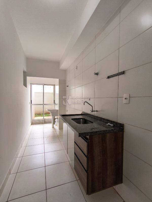 Apartamento à venda no bairro Chácaras Antonieta: COZINHA