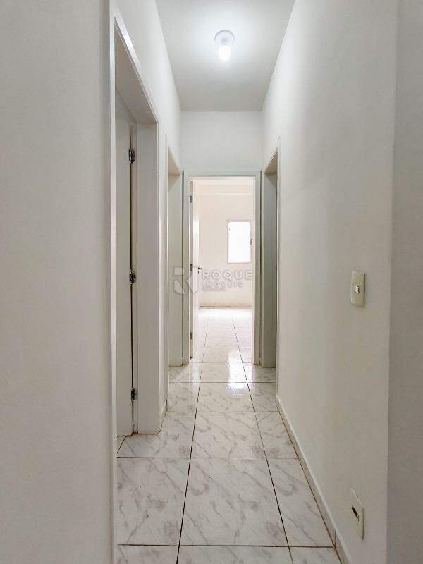 Apartamento à venda no bairro Chácaras Antonieta: CORREDOR INTERNO