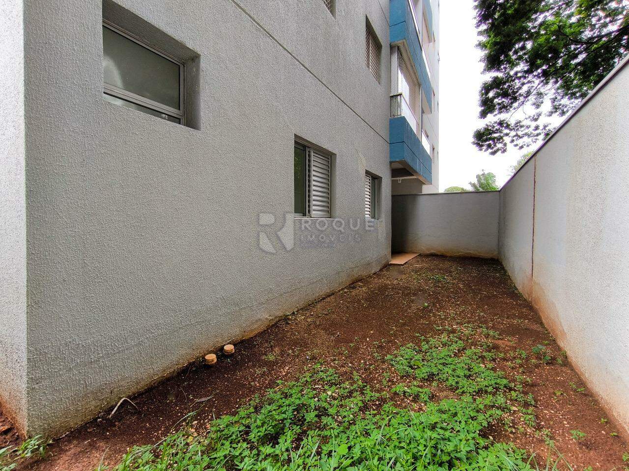 Apartamento à venda no bairro Chácaras Antonieta: QUINTAL