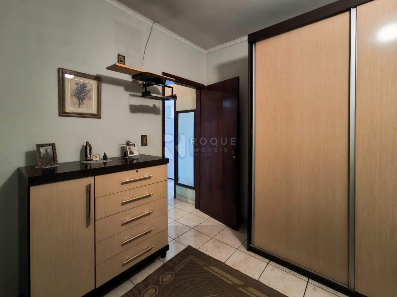 Casa Residencial à venda no bairro Jardim São Roque: DORMITÓRIO 2