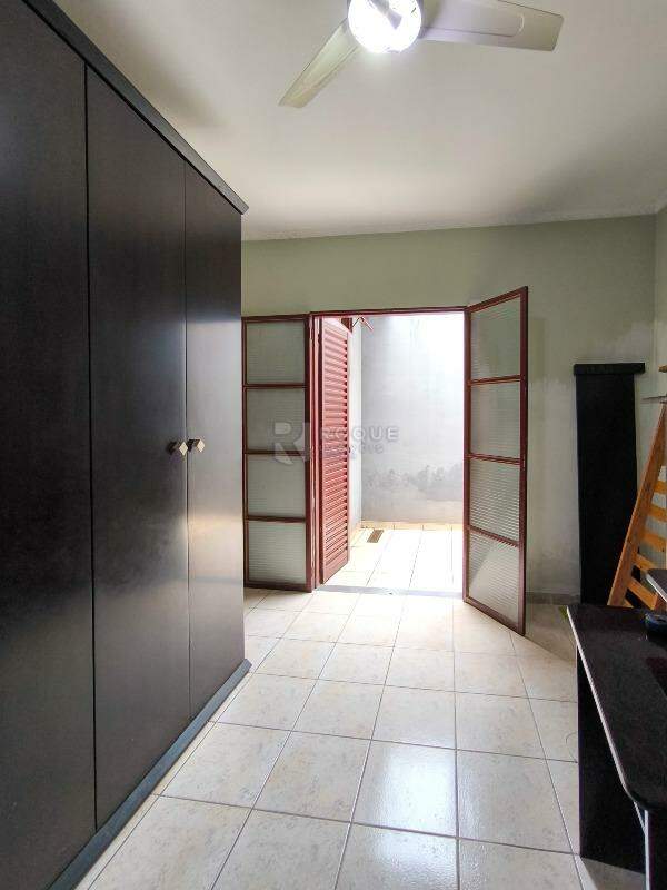 Casa Residencial à venda no bairro Jardim São Roque: DORMITÓRIO 1