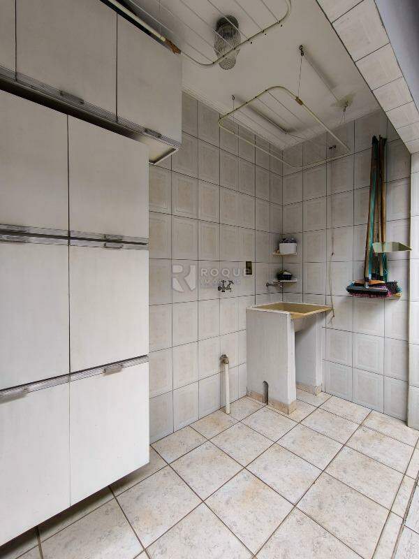 Casa Residencial à venda no bairro Jardim São Roque: ÁREA DE SERVIÇO
