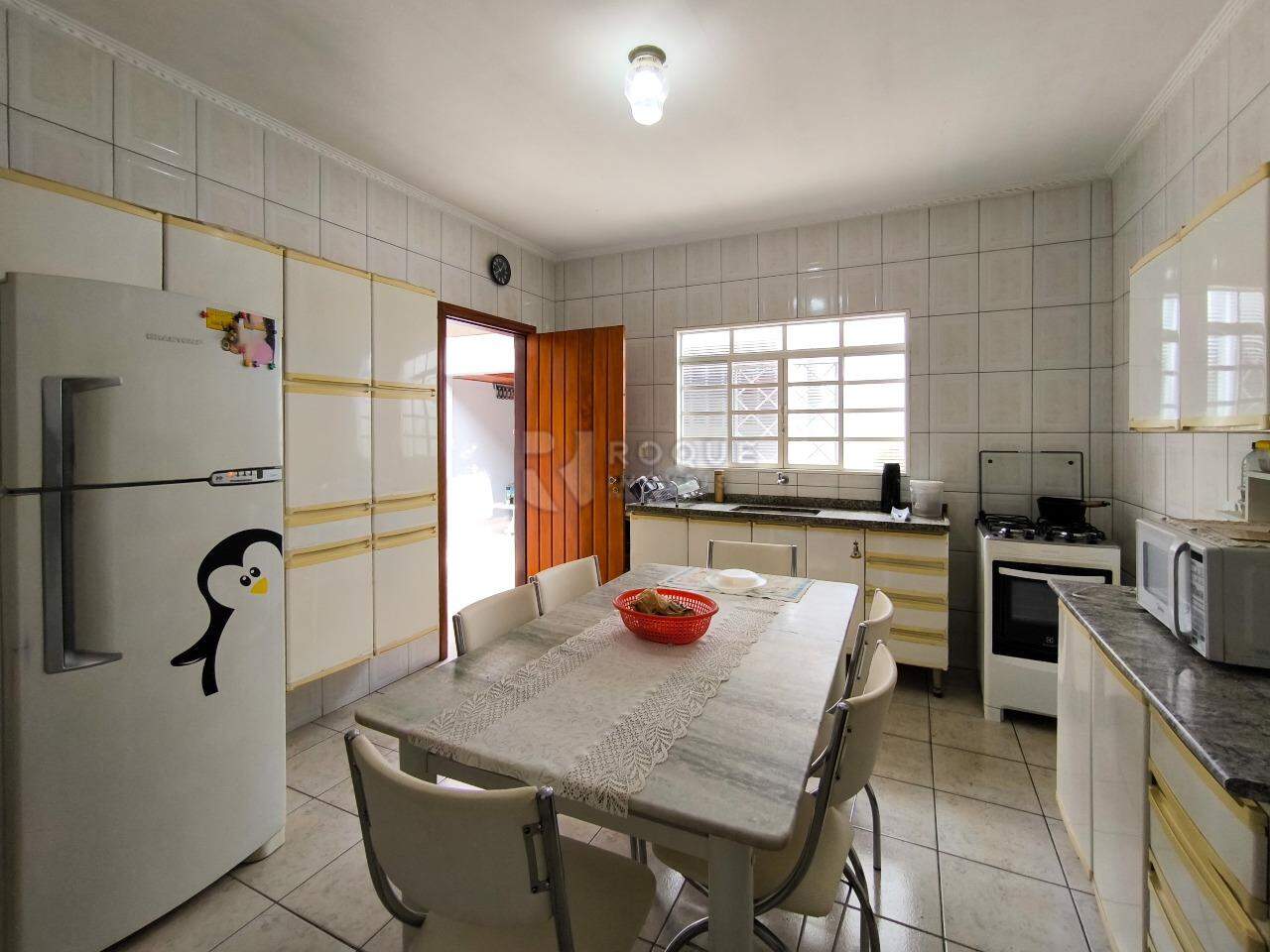 Casa Residencial à venda no bairro Jardim São Roque: COZINHA