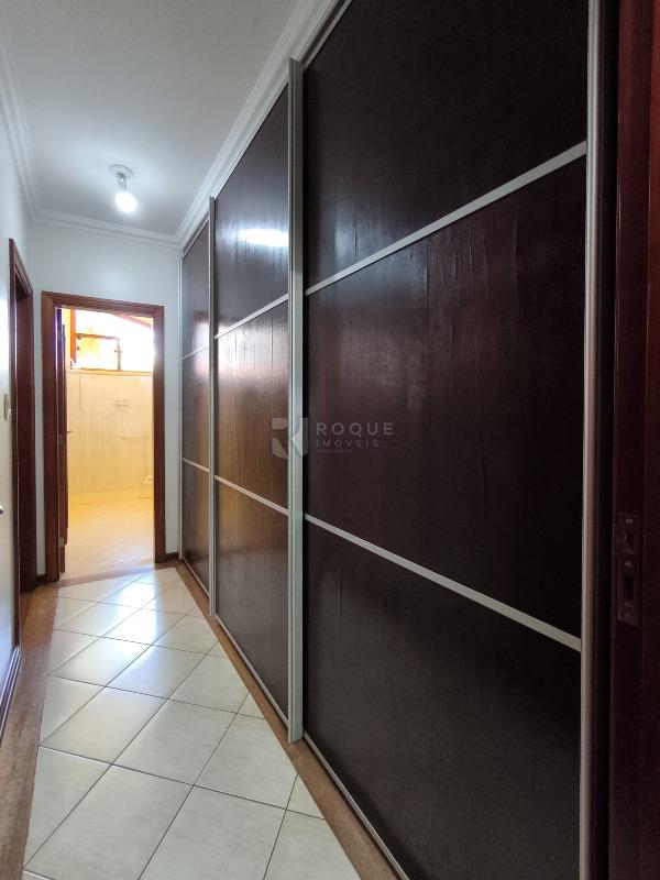 Casa em condomínio à venda no bairro Parque São Bento: CLOSET SUÍTE MASTER