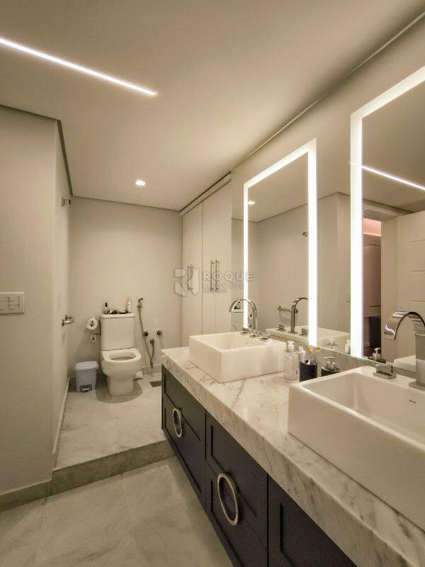 Apartamento à venda no bairro Centro: WC SUÍTE MASTER