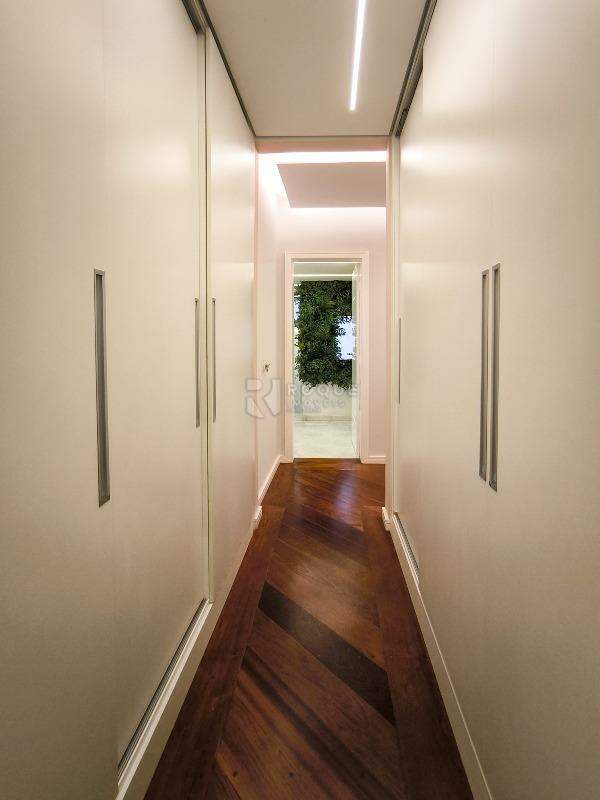 Apartamento à venda no bairro Centro: CLOSET SUÍTE MASTER