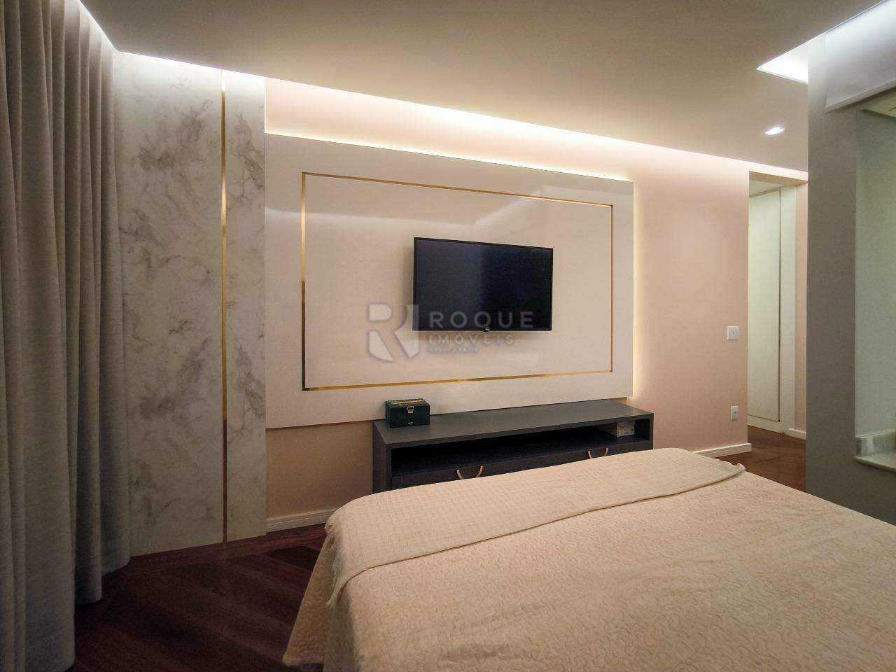Apartamento à venda no bairro Centro: SUÍTE MASTER