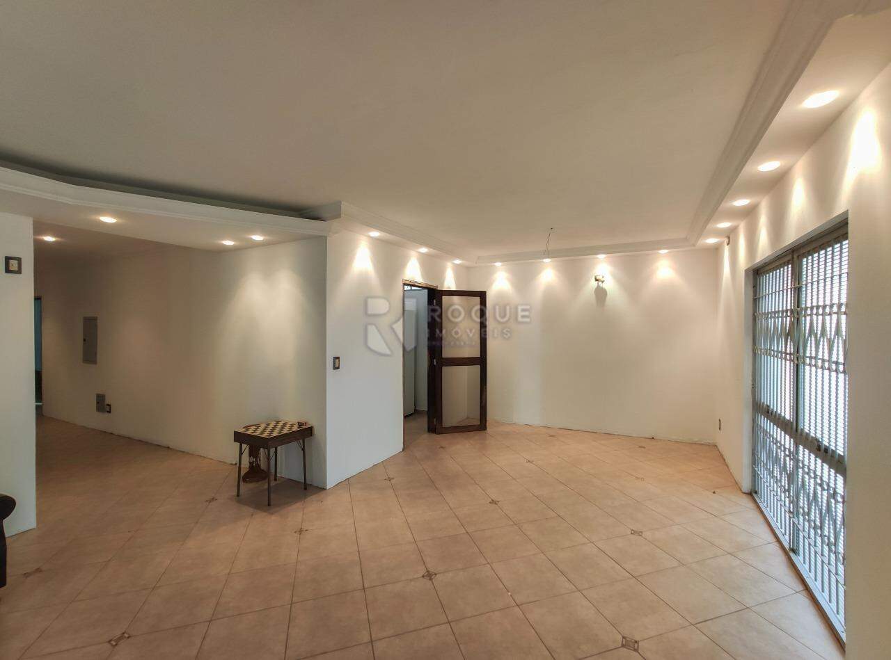 Chácara para aluguel no bairro Graminha: Sala