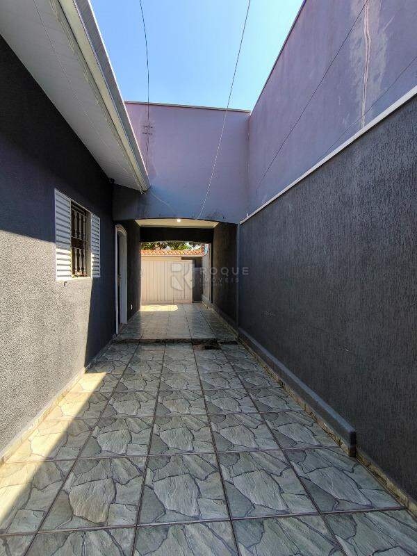 Casa Residencial à venda no bairro Jardim da Graminha: ÁREA DE VARAL